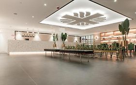 Отель Caritas Oswald Cheung International House  3*